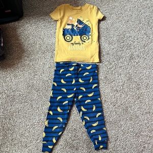 Little boys “My family is bananas” pj set size 24 months